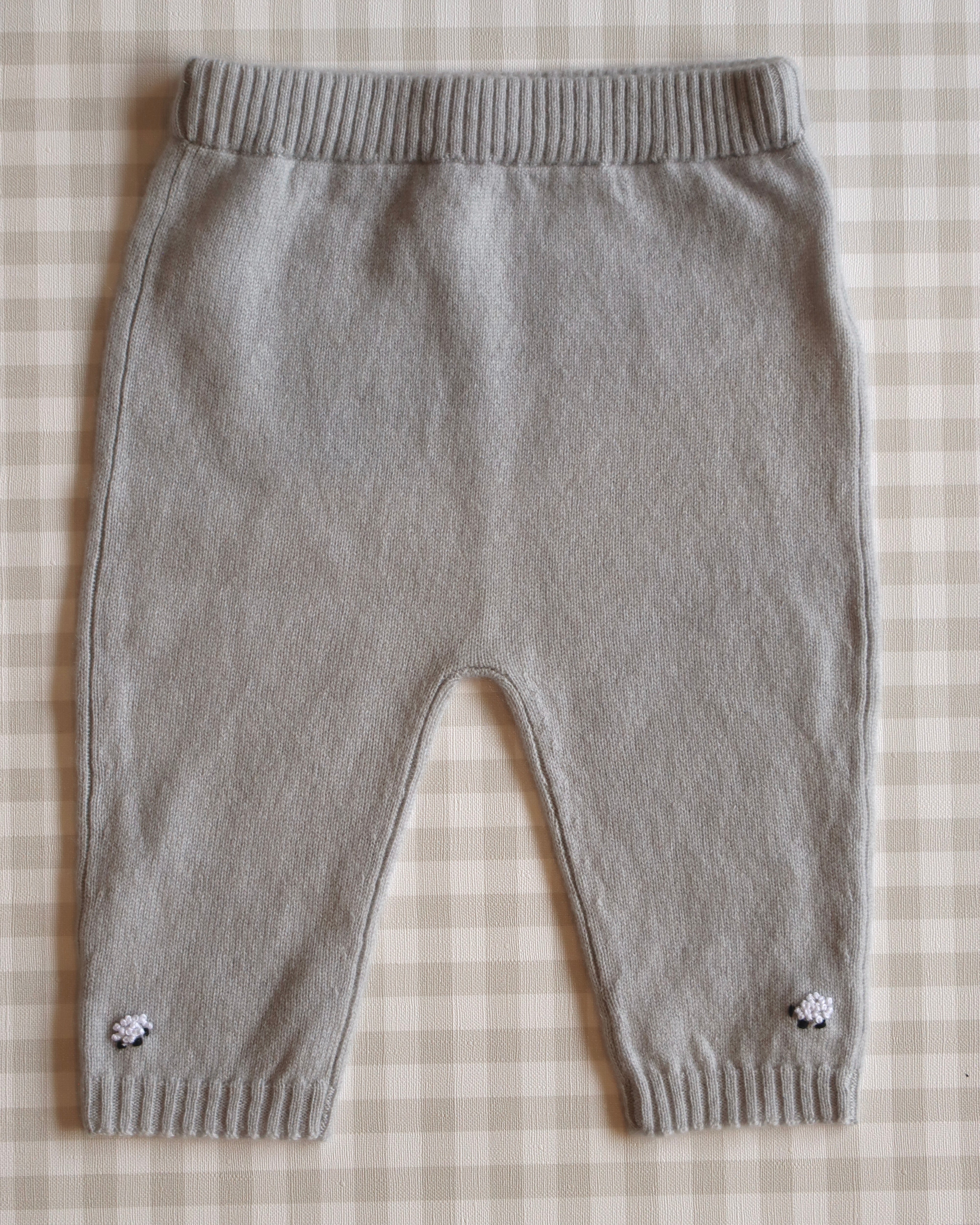 Set de Cashmere Gris con Borreguitos