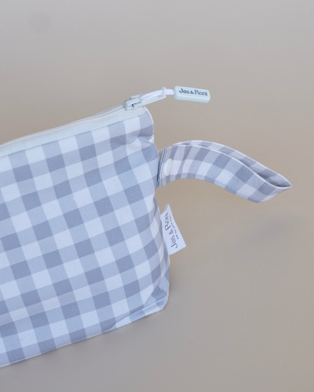 Bolsita colgable grey squares