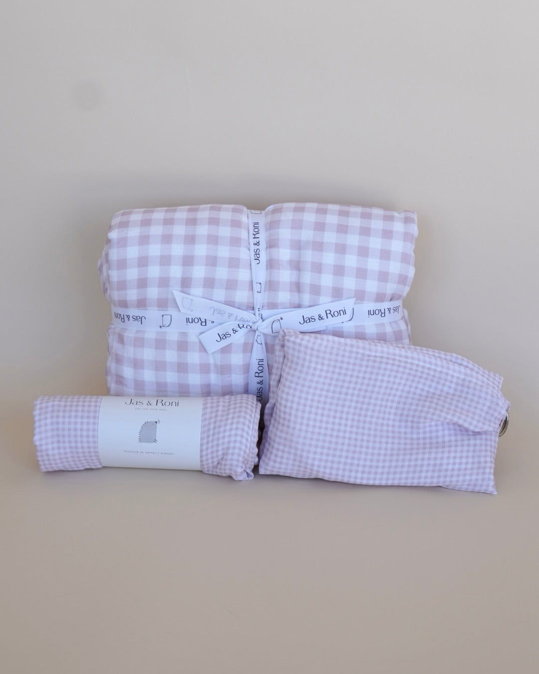 Cobijita de borreguito, muselina y manta de lactancia