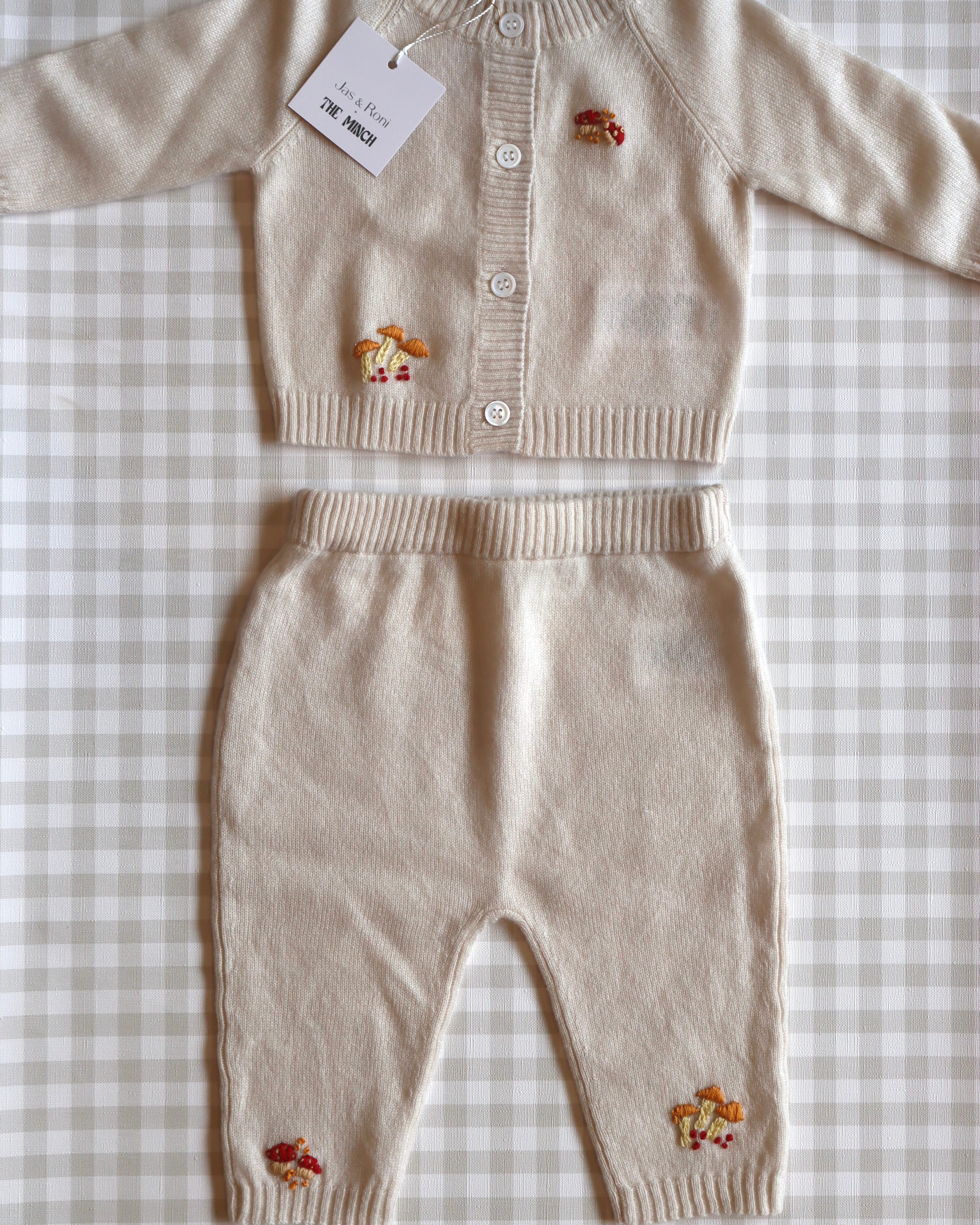 Set de Cashmere Beige con Honguitos