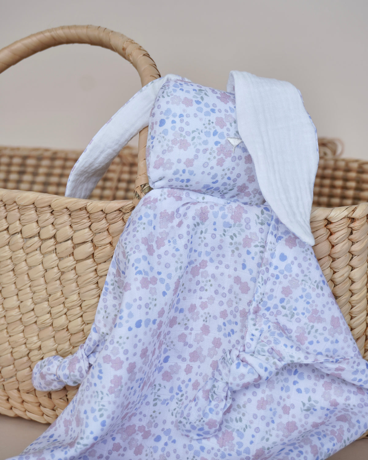 Conejito little flowers