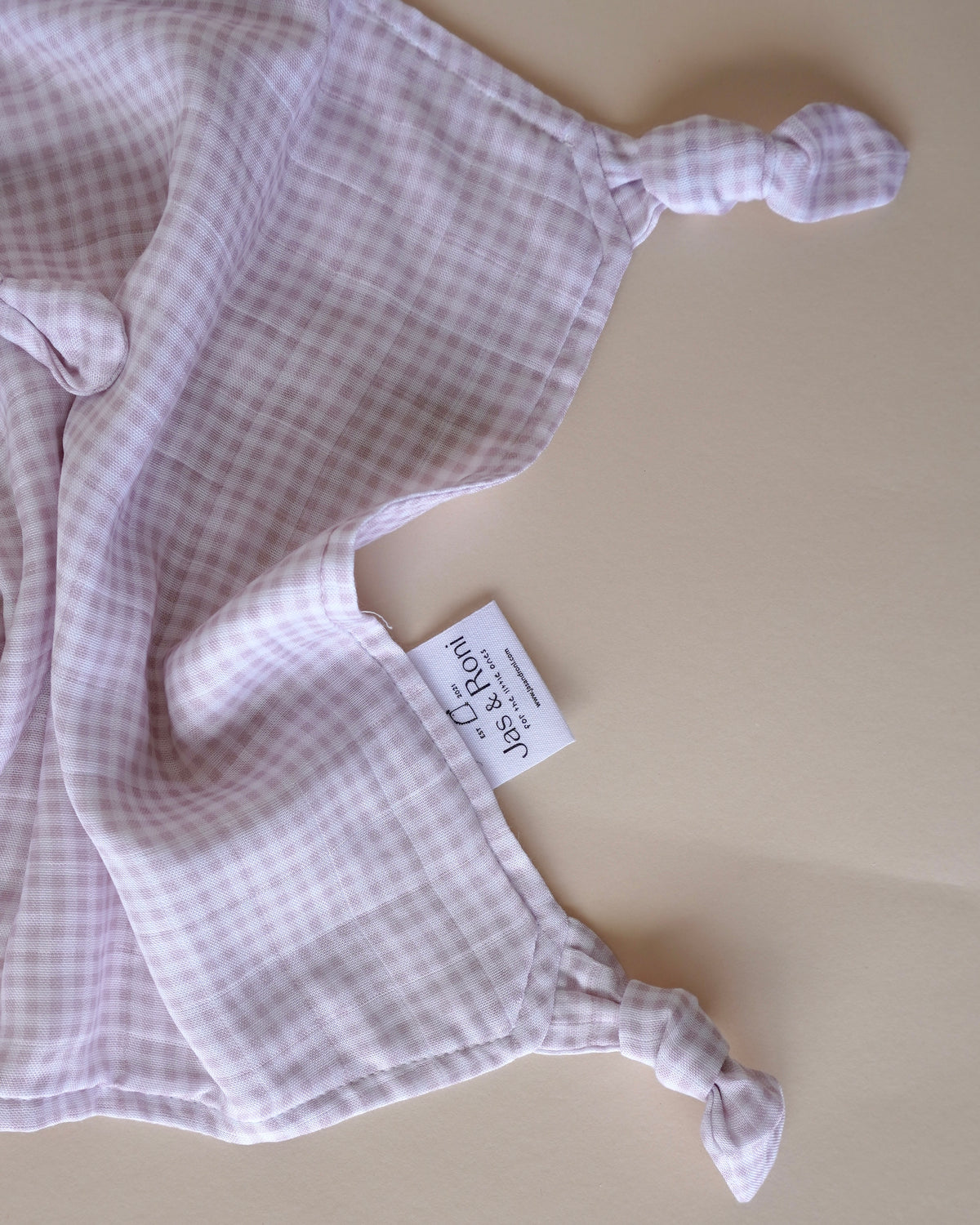 Conejito pink squares