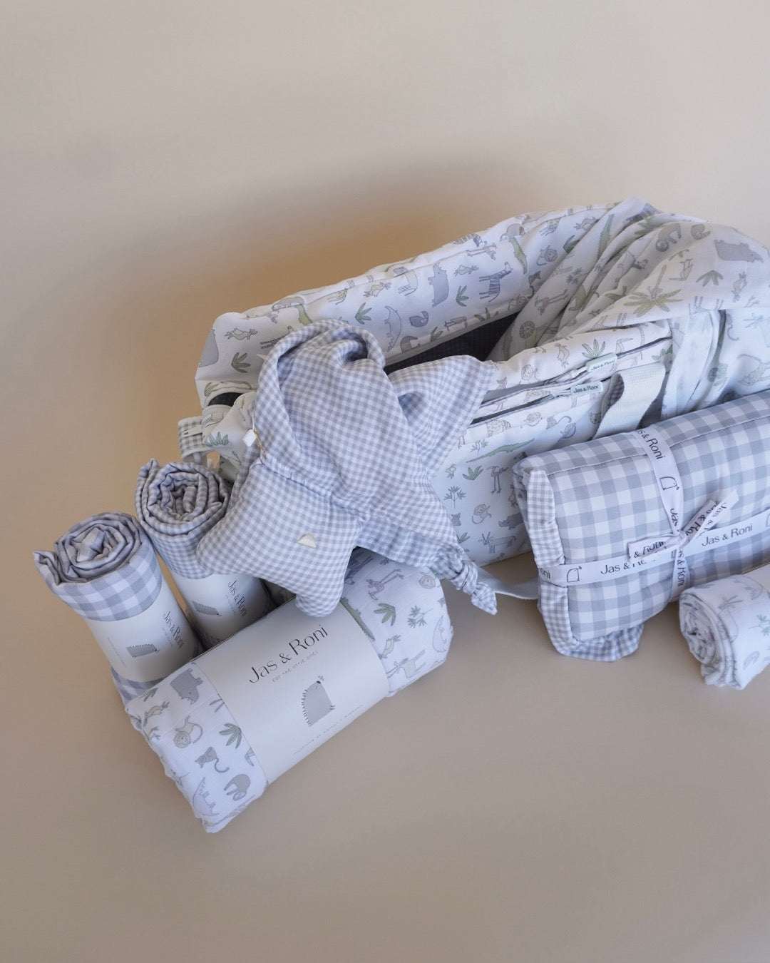 Pañalera safari & grey squares