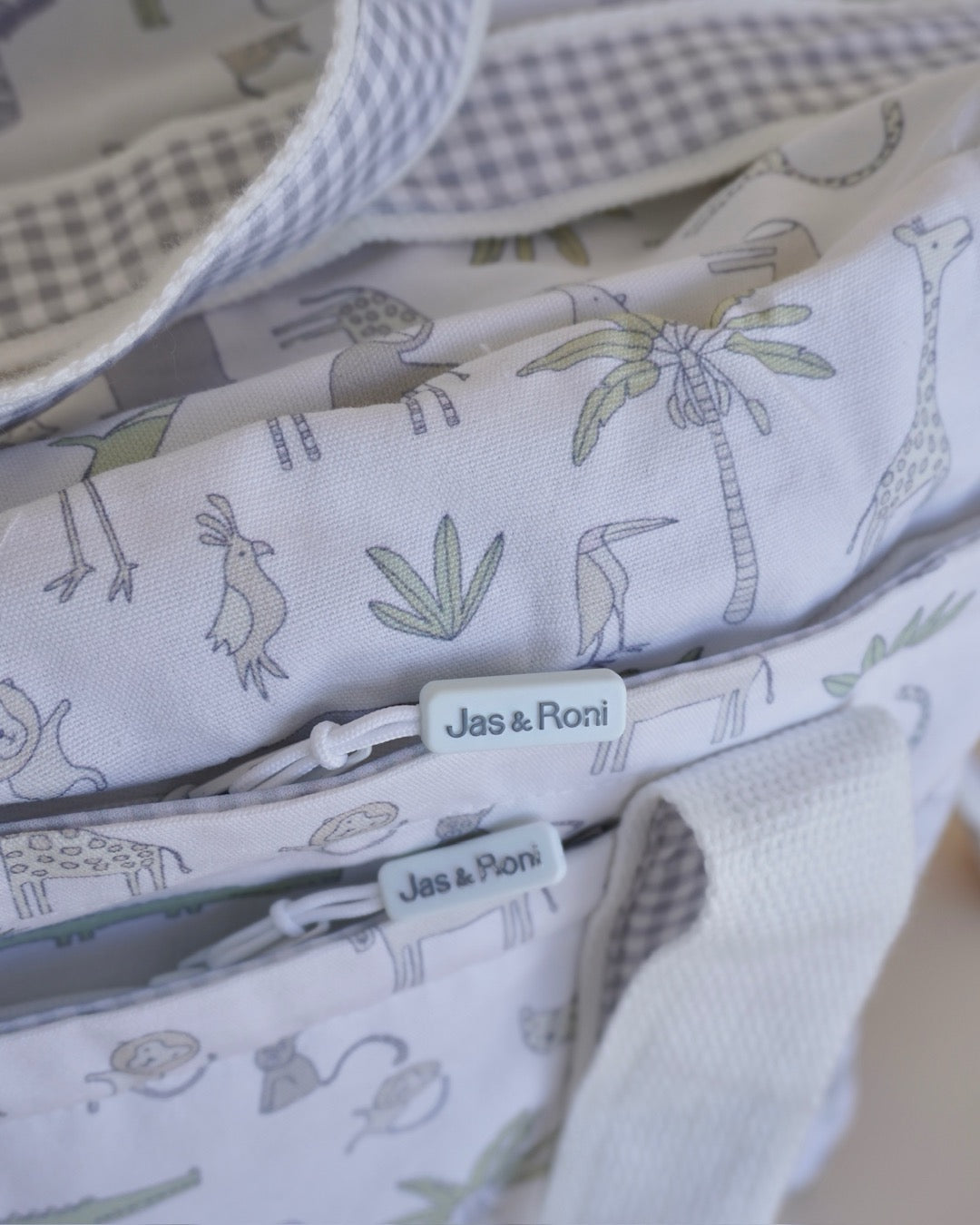 Pañalera safari & grey squares