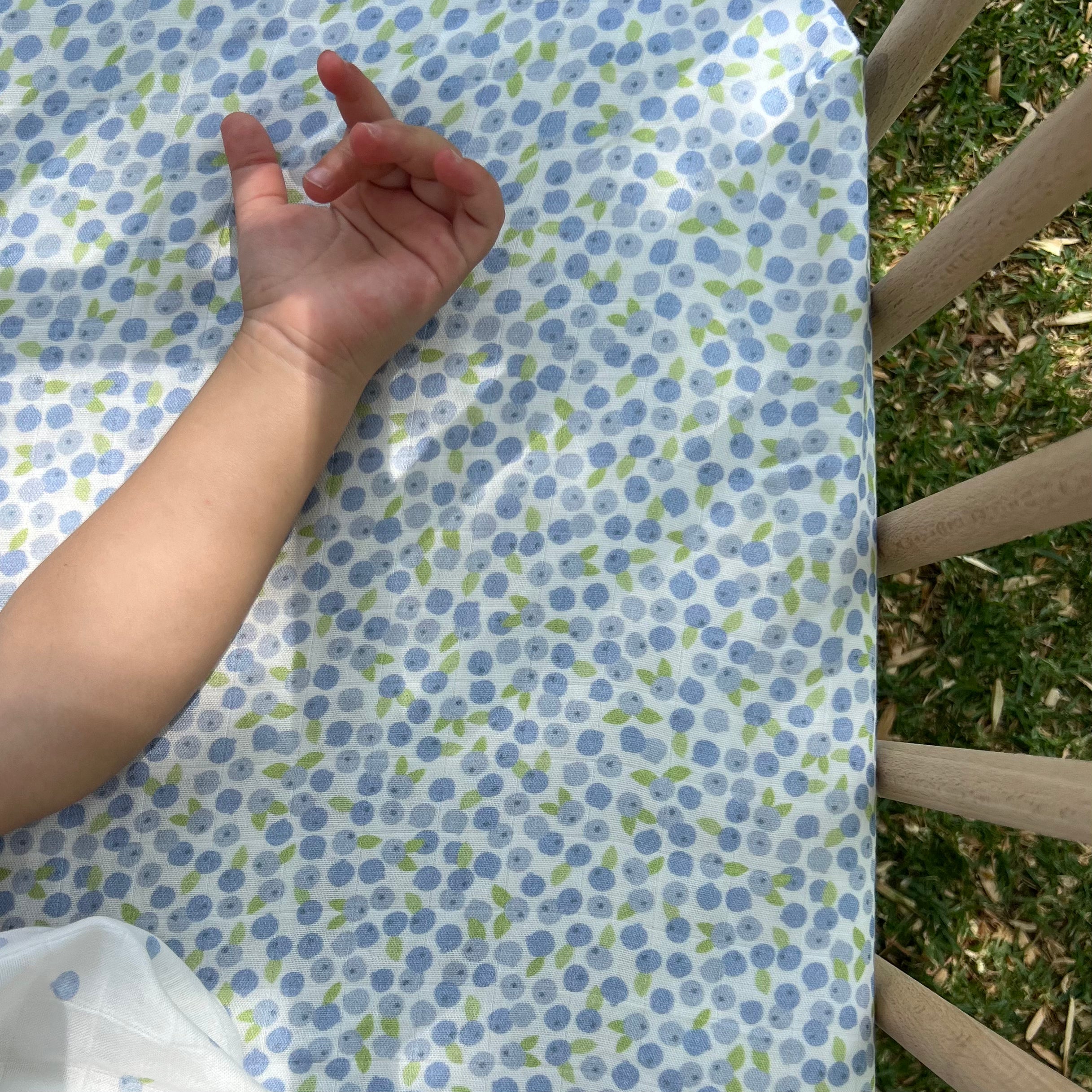 Sábana de cuna blueberry (Past Edition)