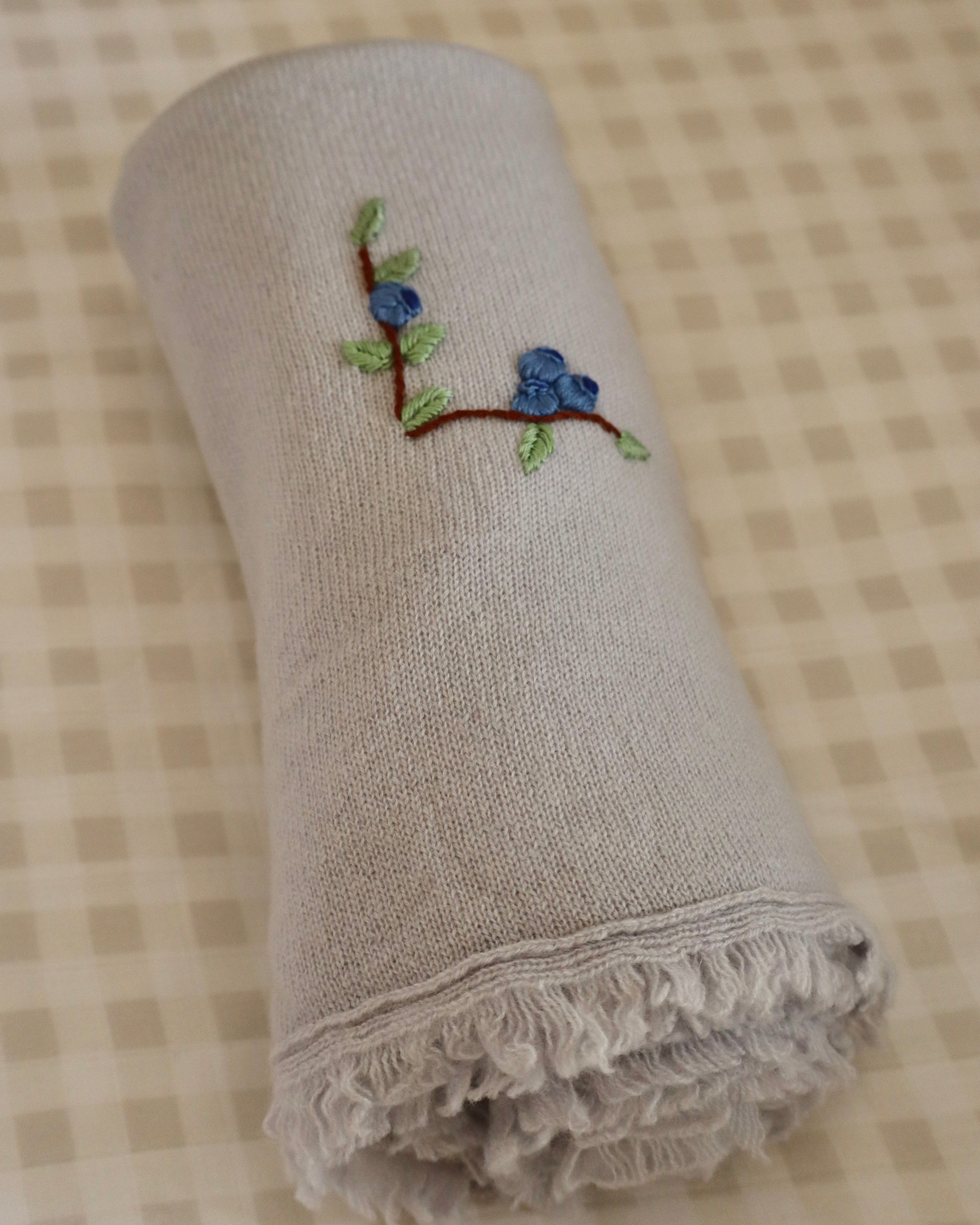 Cobijita de cashmere Gris con Blueberrys