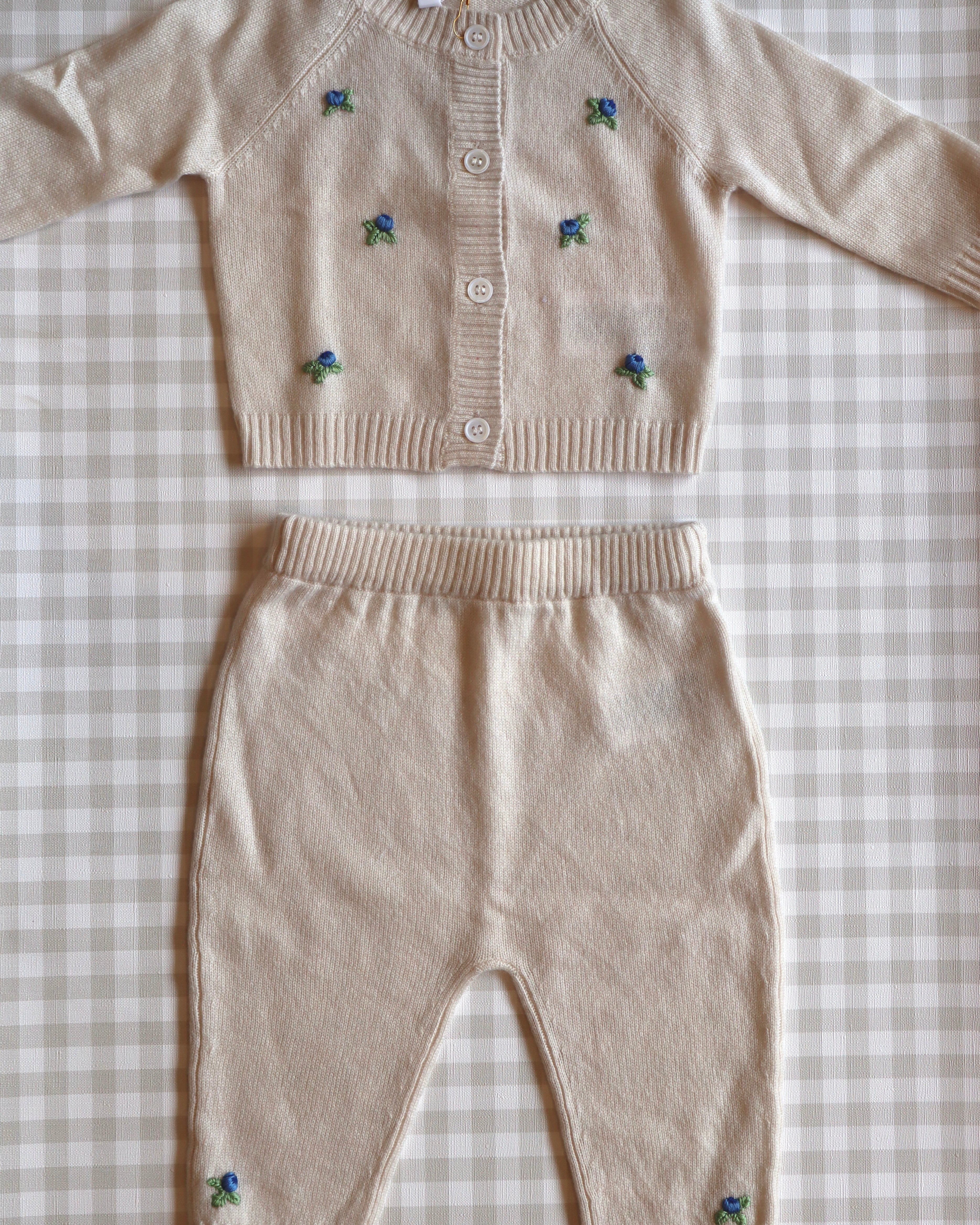 Set de Cashmere Beige con Blueberrys