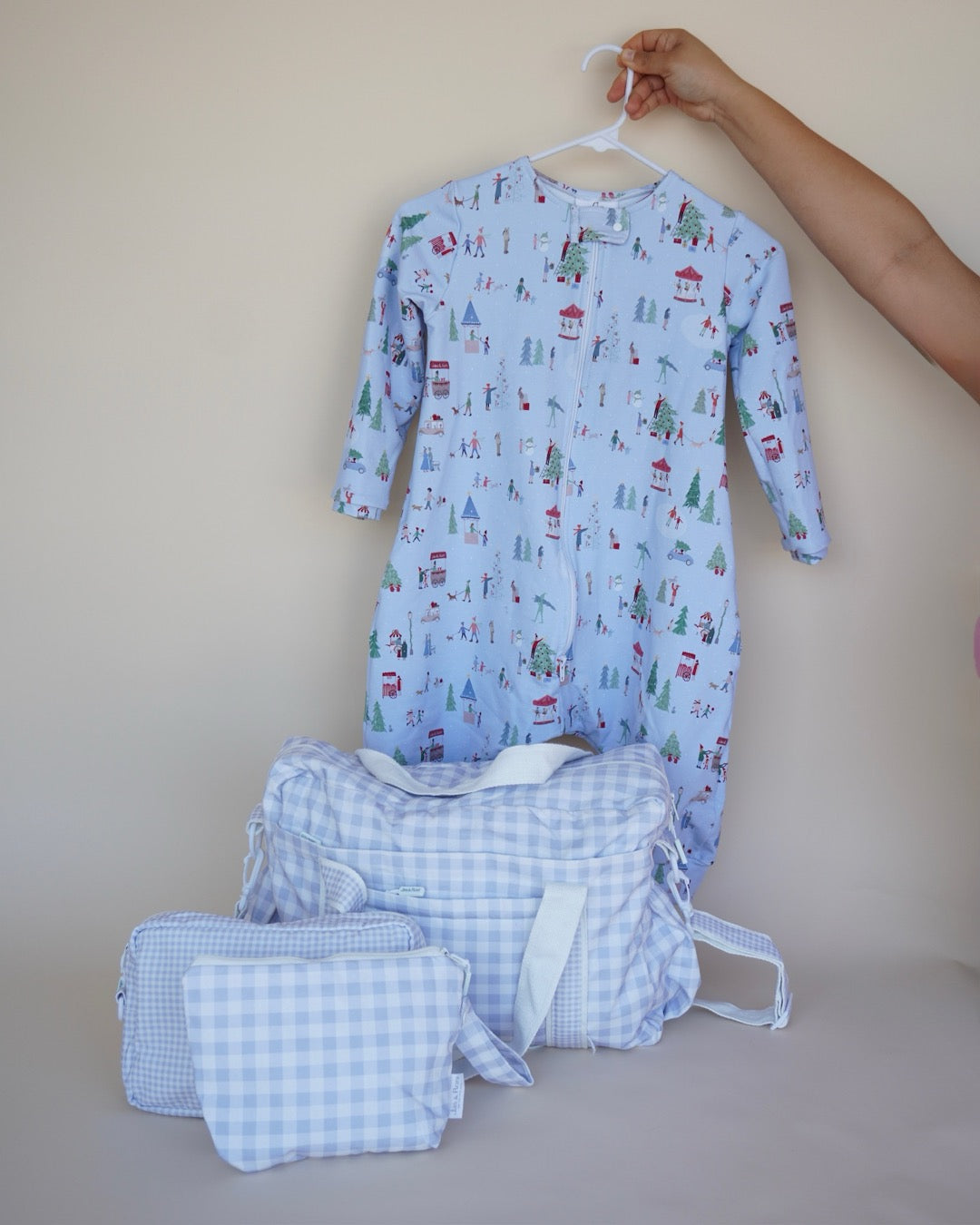 Saquito con pies small Christmas Edition, pañalera, neceser y bolsita colgable.