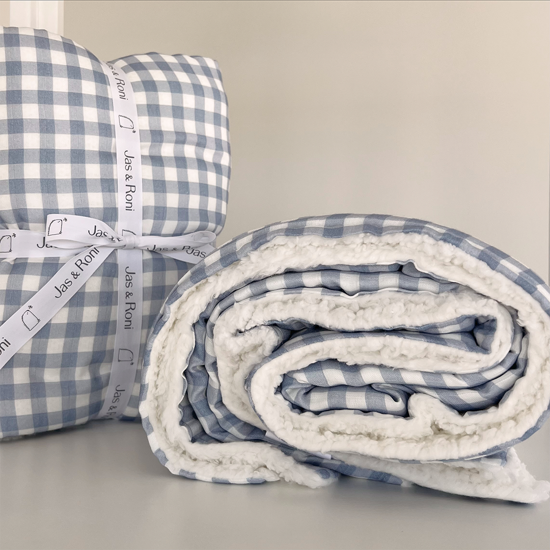 Cobijita de borreguito big blue squares (Past Edition)
