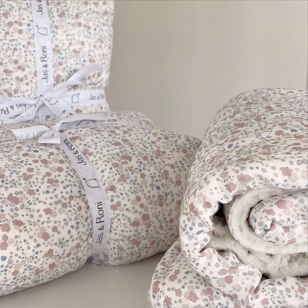 Cobijita de borreguito little flowers (Past Edition)