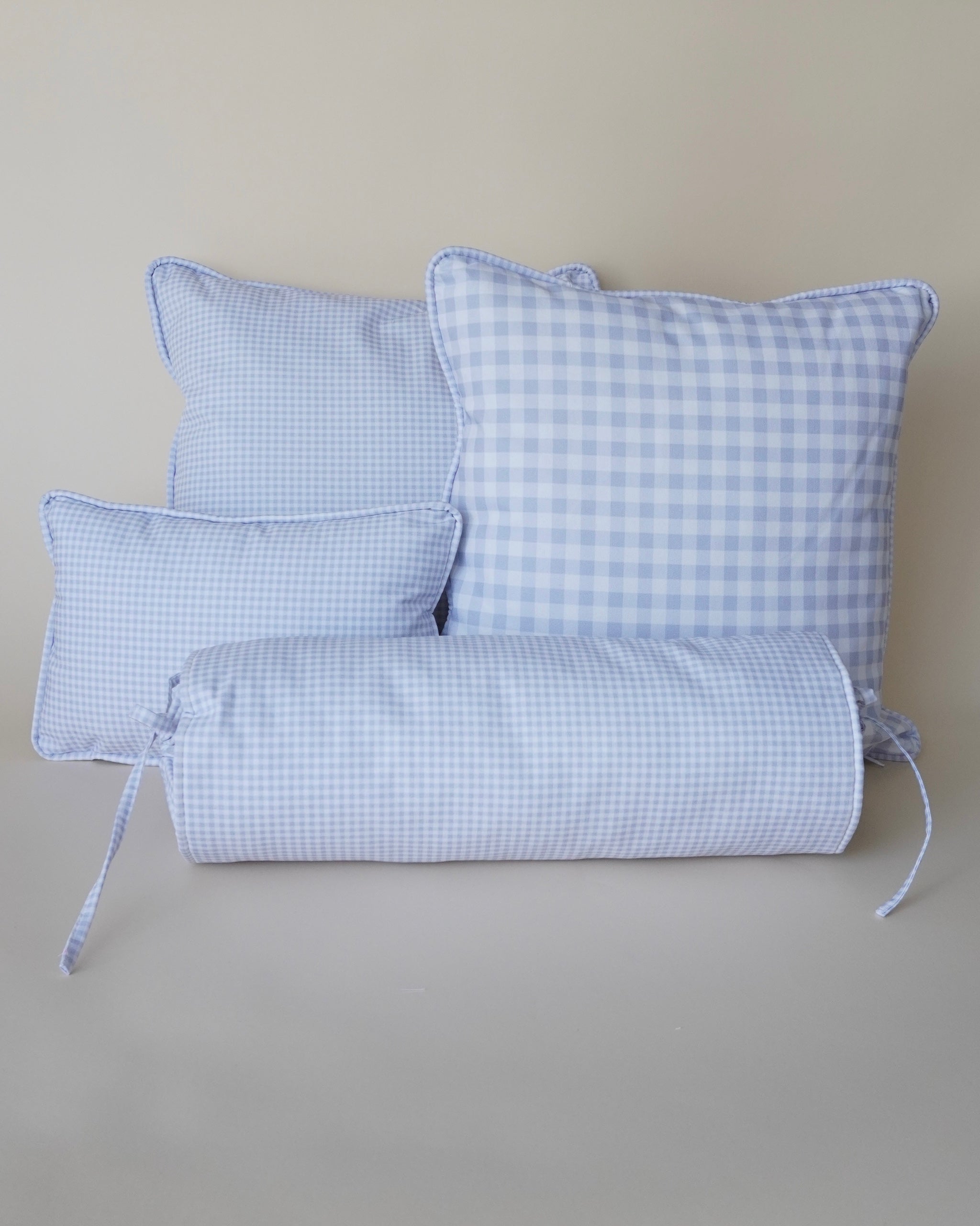 Cojín redondo small blue squares