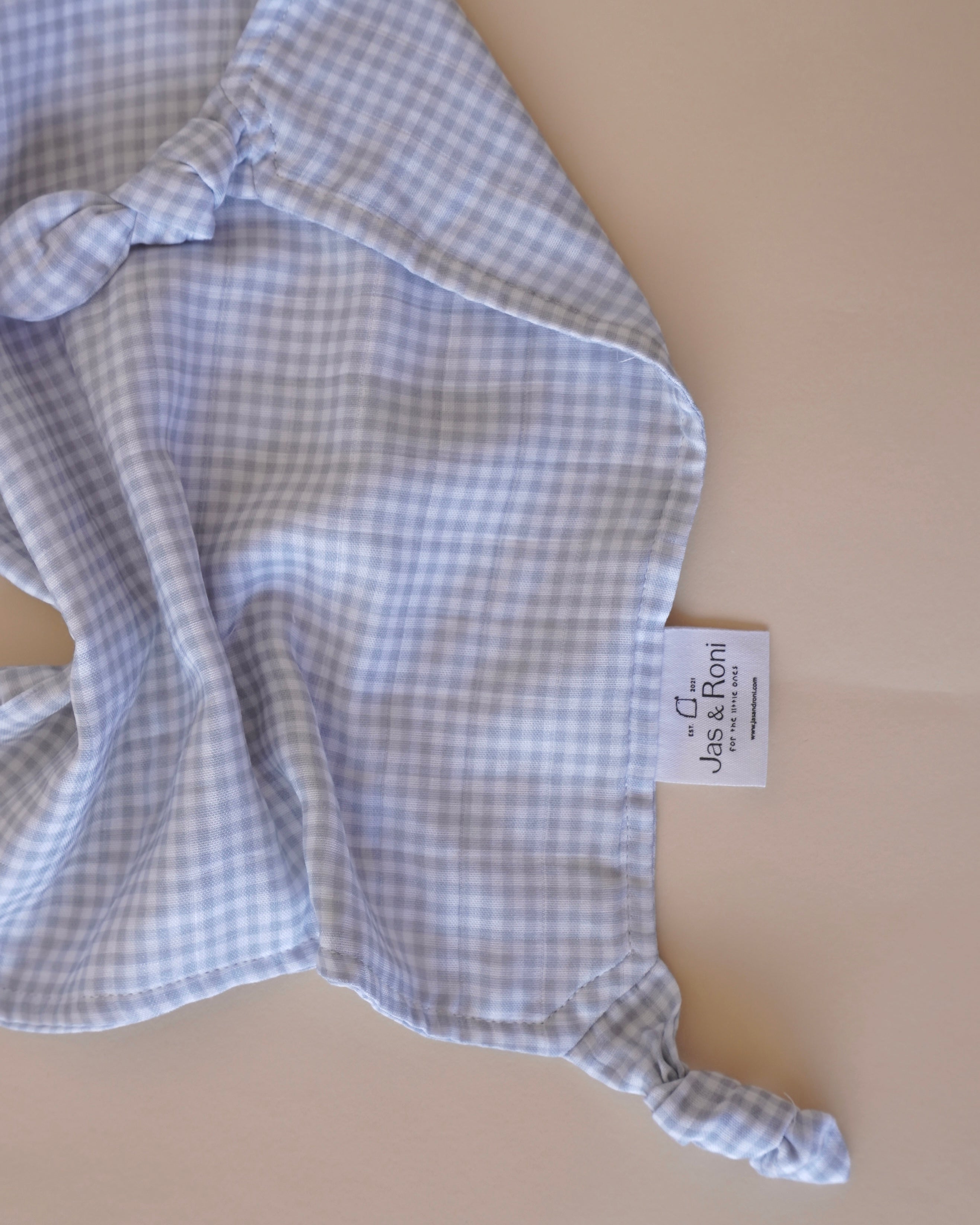 Conejito grey squares