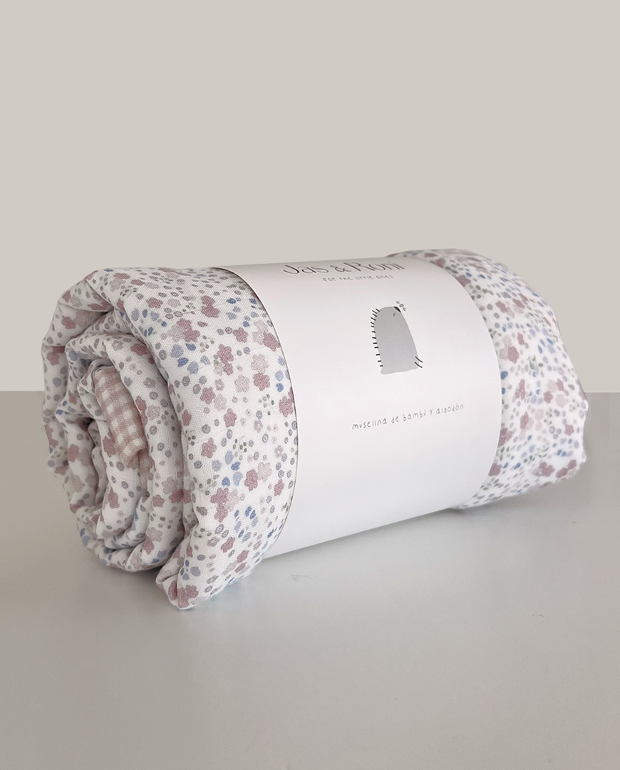 Edredón de muselina little flowers & big pink squares (Past Edition)