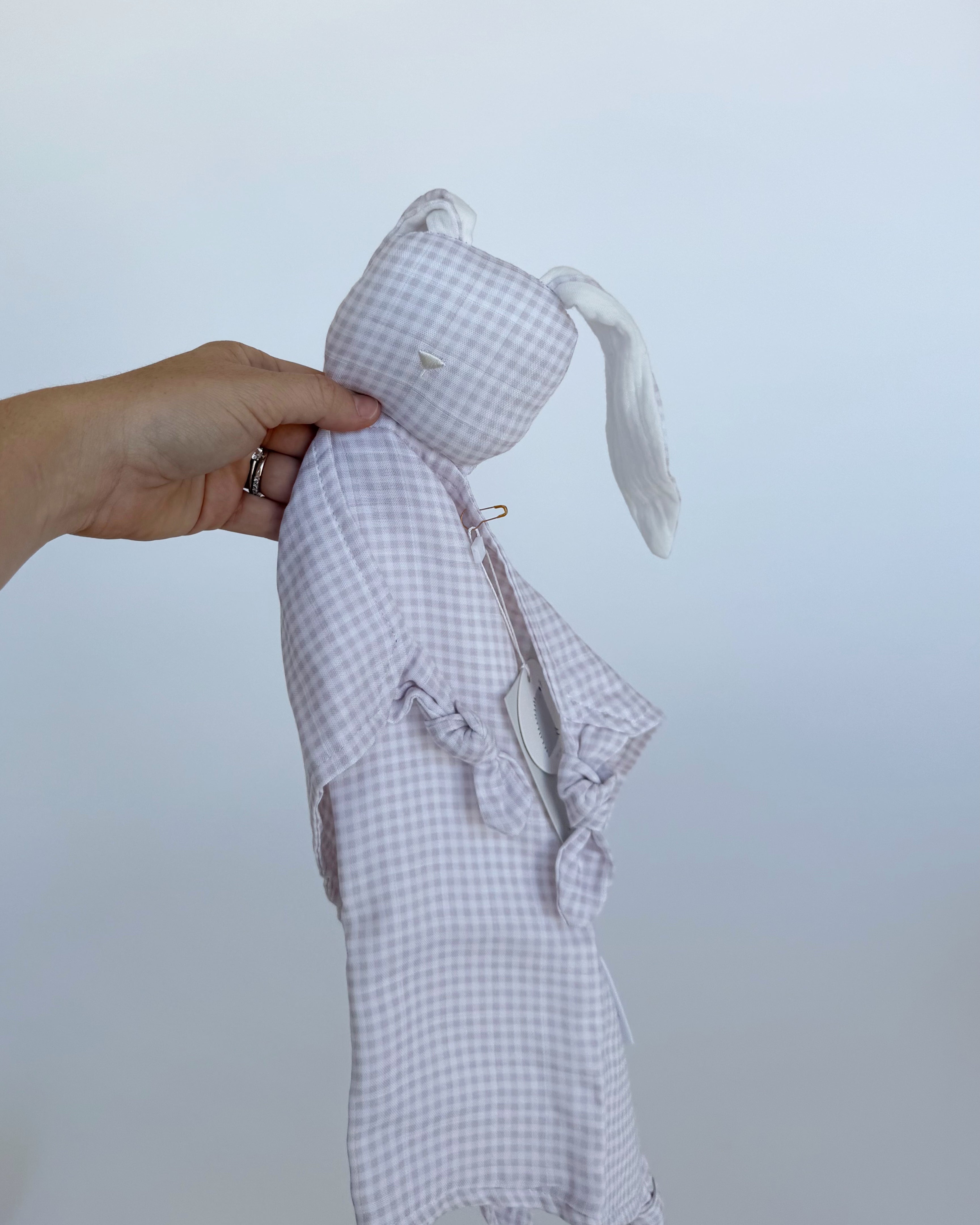 Conejito pink squares