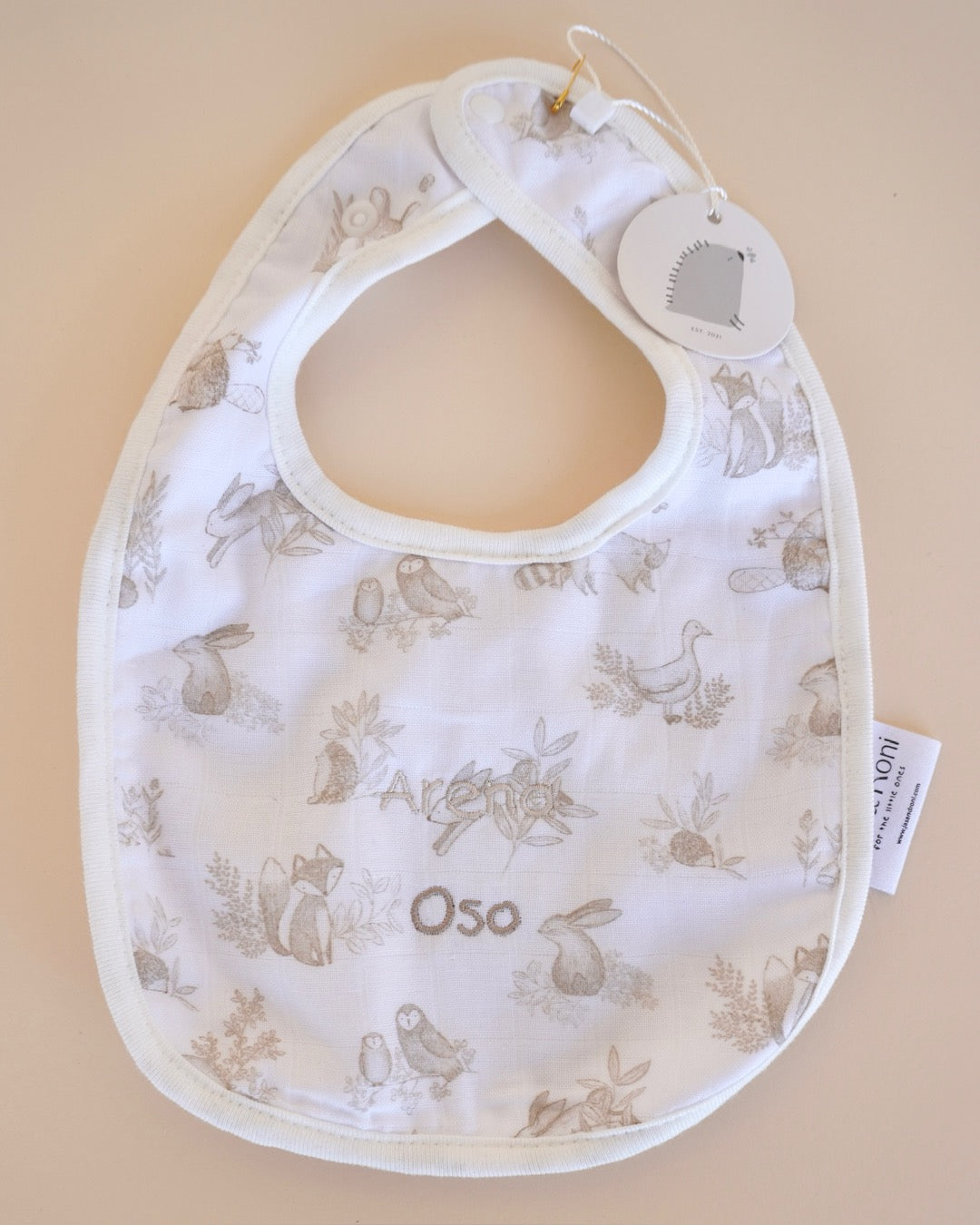 Babero beige squares (Past Edition)