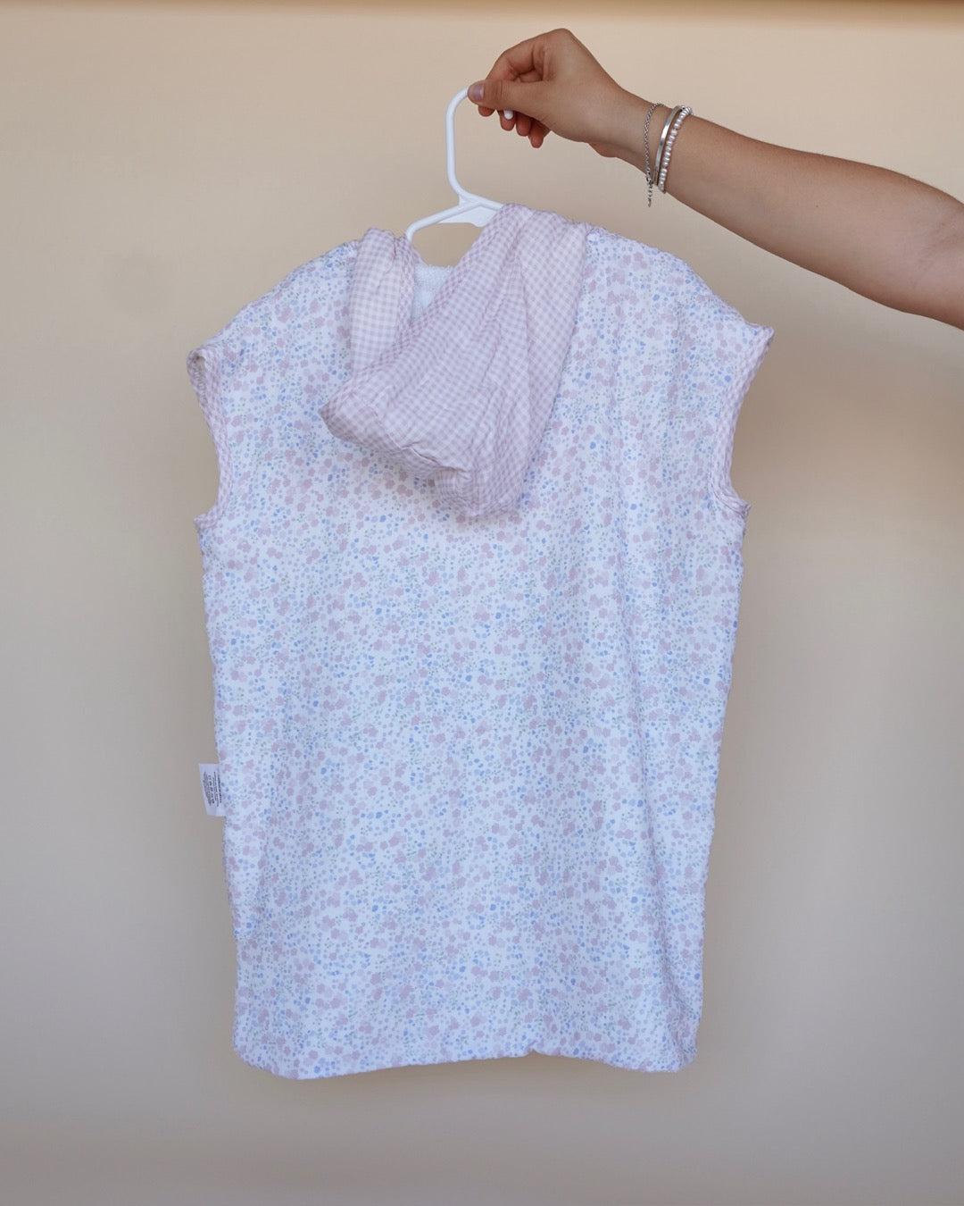 Poncho little flowers & pink squares medium